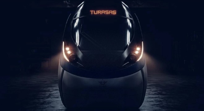 Türkiye'nin ürettiği ilk hızlı tren raylara iniyor