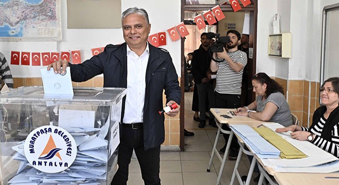 Ümit Uysal.