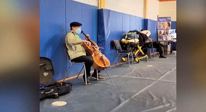 Ünlü çelist Yo Yo Ma'dan koronavirüs aşısı sonrası mini konser