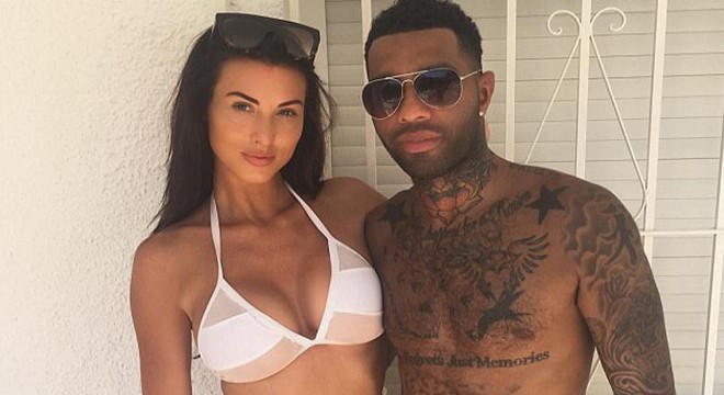 Ünlü futbolcu, canlı yayında cinsel ilişkiye girdi!