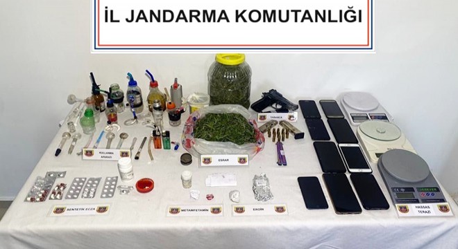 Uyuşturucu operasyonunda 5 tutuklama