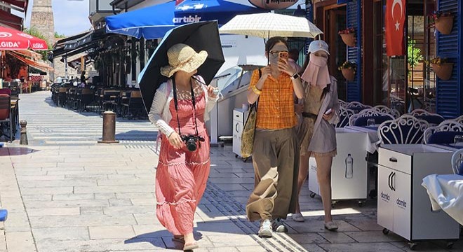 Uzak Doğulu turistlerden Antalya'da ‘sıcak' önlemi
