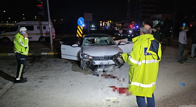Uzman çavuşun kullandığı otomobilin çarptığı polis, şehit oldu