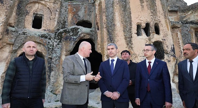 Vali Aktaş Ayazini'nde