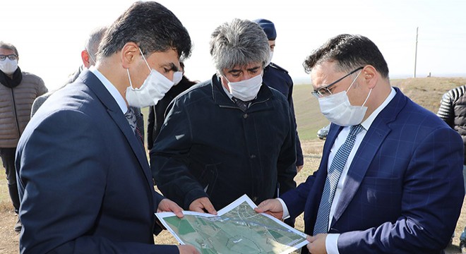 Vali Çiçek'ten Üçhöyük'te inceleme
