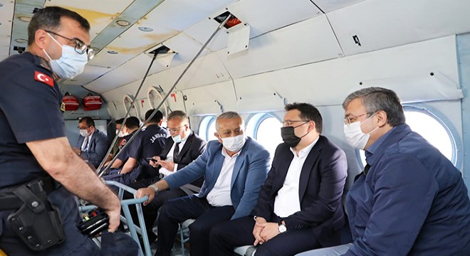 Vali Çiçek trafiği havadan denetledi