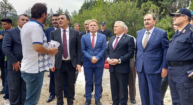 Vali Öksüz Bucak'ı ziyaret etti