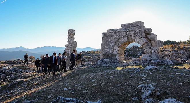 Vali Öksüz Kremna Antik Kenti'nde