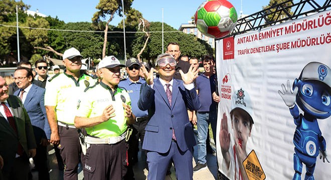 Mobil Trafik Eğitim TIR'ı Antalya'da