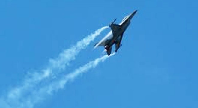 Vietnam'da savaş uçağı düştü