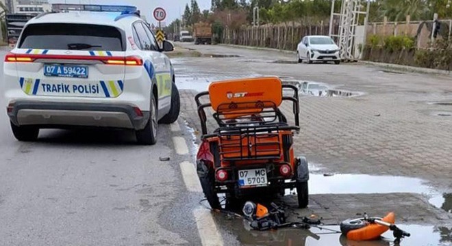 Vinçle çarpışan 3 tekerlekli motosikletin sürücüsü öldü