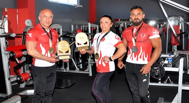 Vücut geliştirme sporcuları, Avrupa Şampiyonası'na Manavgat'ta hazırlanıyor