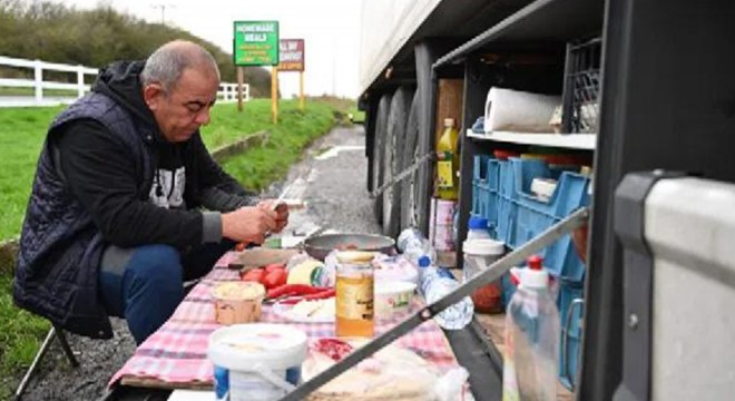 Yaklaşık 1100 İngiliz askeri TIR geçişleri için görevde