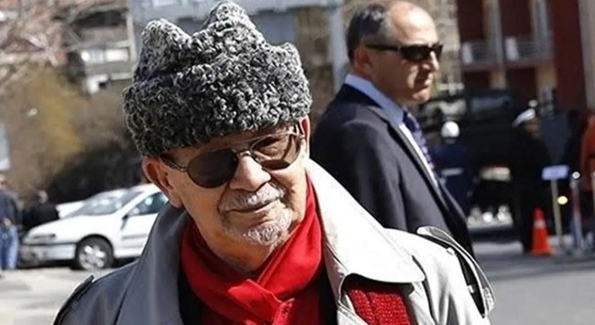 Yalçın Küçük hayatını kaybetti