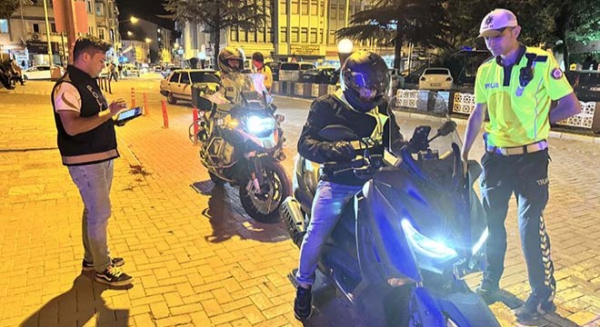 Yalvaç'ta polisten motosiklet denetimi