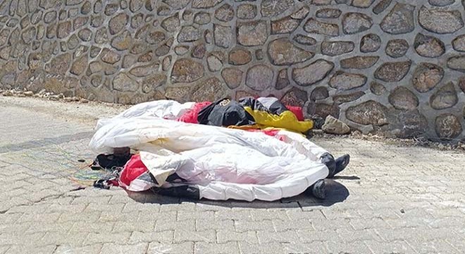 Yamaç paraşütü yaparken düşen turist öldü