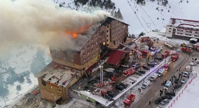 Yanan oteldeki kafe-restoran için 'yangın yeterlilik belgesi' verilmiş