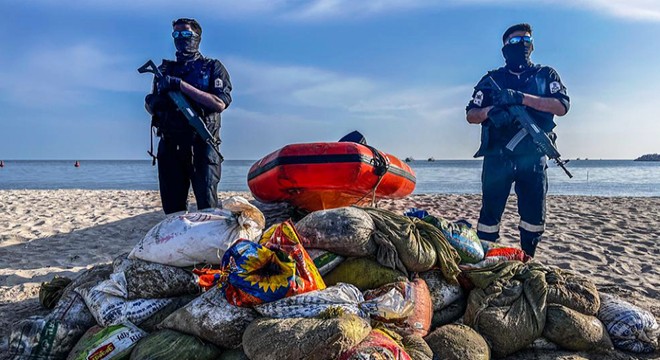 Yasaklı deniz hıyarı içeren 67 çuvala el konuldu