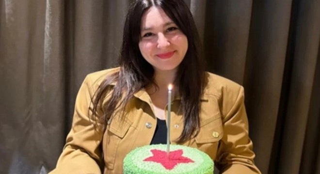 Yasemin Sakallıoğlu'ndan 'pasta' açıklaması