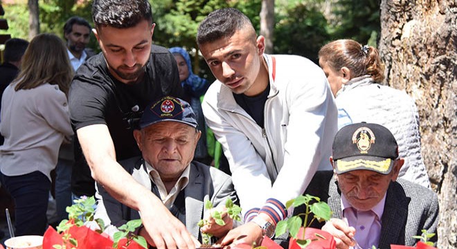 Yaşlı Dostu Yaşam Günü