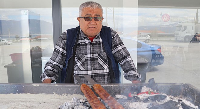 Yeni hayata başladığı Burdur'da, kanseri de yendi