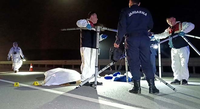 Yol kenarında tabancayla öldürülmüş kadın cesedi bulundu