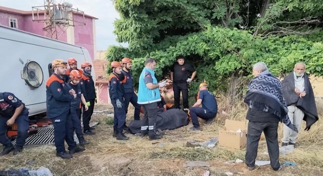 Yolcu otobüsü devrildi: 1 ölü, 40 yaralı
