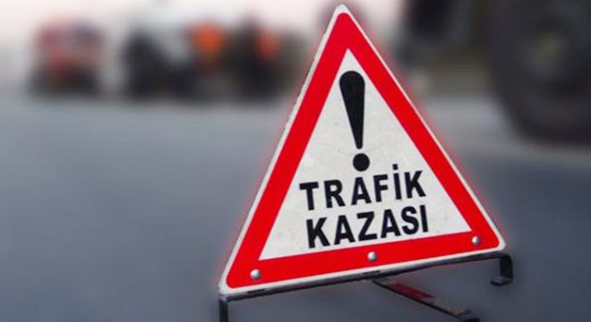 Yolcu treninin çarptığı aracın sürücüsü öldü