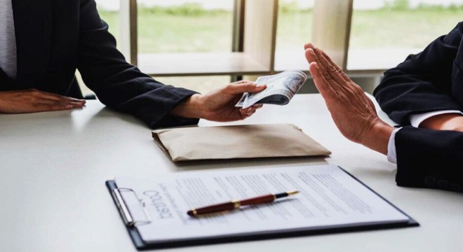 Yolsuzluk operasyonu şüphelileri serbest