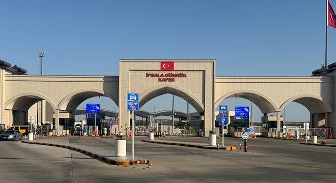 Yunanistan'a açılan sınır kapılarında giriş ve çıkışlar durdu