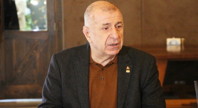 Zafer Partisi Genel Başkanı Ümit Özdağ hakim karşısında
