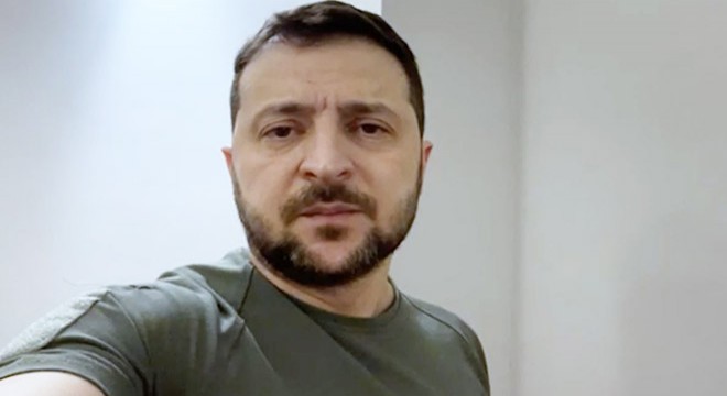 Zelenski: Doğuda 400’e yakın bombardıman düzenlendi