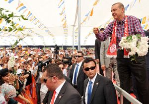 Erdoğan Antalya'da Akaydın'a yüklendi