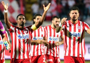 Eto'o'ya 'katkısı azaldı' eleştiri