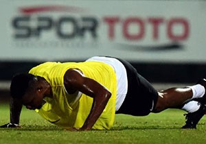 Eto'o kendine ceza verdi