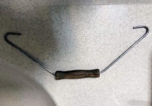 Bebeğin ağzına kova demiri saplandı