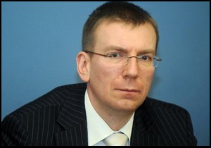 Dişişleri Bakanı gay olduğunu açıkladı