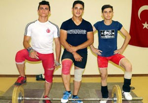 Antalyalı sporcu halterde rekor kırdı