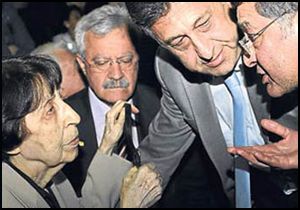 Rahşan Ecevit'e protesto