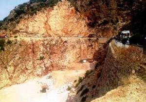 Türkiye'nin en ünlü plajına iş makinesi soktular
