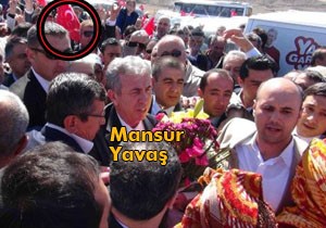 CHP'li aday, AKP ve MHP bayraklarıyla karşılandı