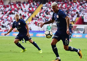 Menez, Antalyaspor'dan ayrılmak istiyor