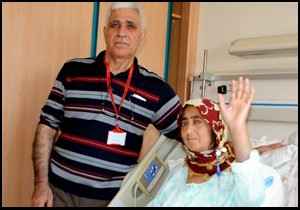 Önce eşi, sonra oğlu hayata bağladı