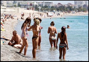 Antalya'da sahiller şenlendi