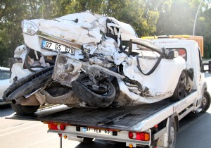 Serik'te kaza ; 1 ölü 2 yaralı