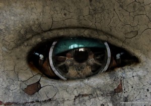 Şeytan girdi dediler gözlerini oydular