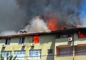 Antalya'da 3 yıldızlı otelde yangın