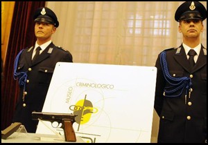 Ağca'nın papa süikastında kullandığı tabanca ilk kez gün yüzüne çıktı